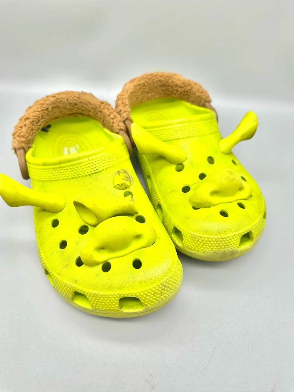 Crocs Classic Clog Shrek DreamWorks Lime Green Kids J6 Nose Shoes Missing Ear